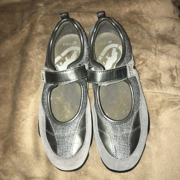 Ladies Ecko Red Silver sneaker - Picture 5 of 5